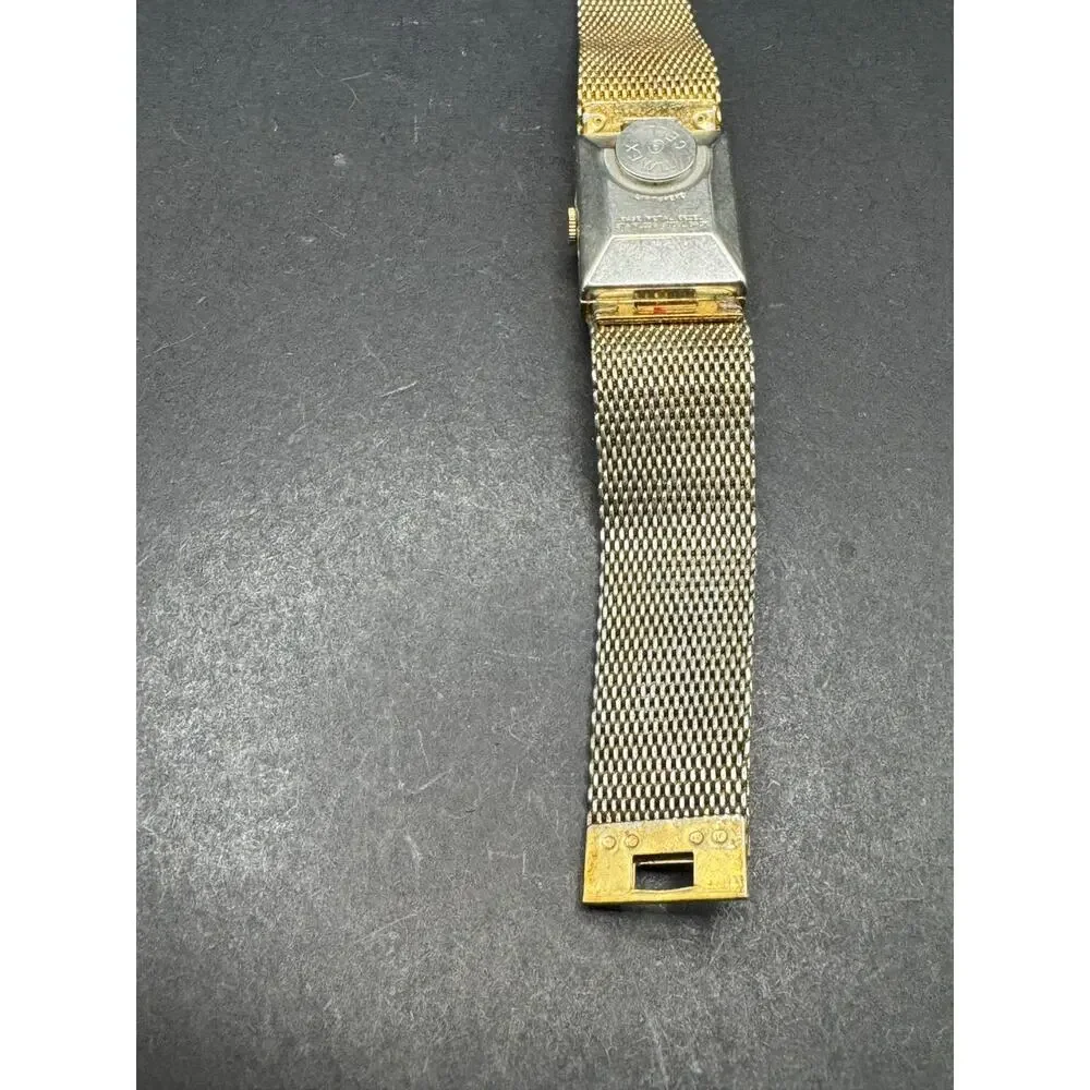 Vintage Timex Electric Gold Tone Tank Watch With Mesh Band 18.5mm Taiwan
